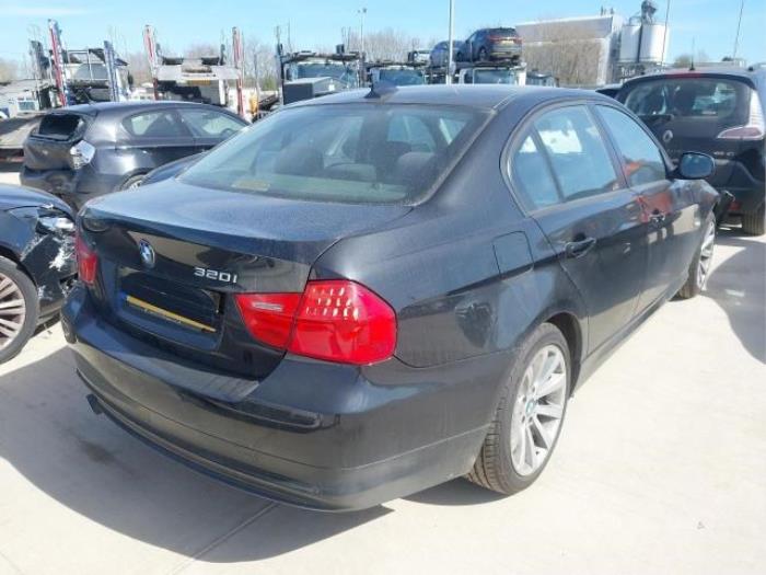BMW 3 serie 320i 16V Skrotfordon (2011, BLANK BL B)