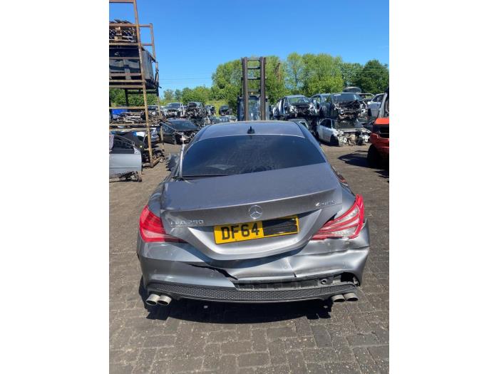 Mercedes CLA 2.0 CLA-250 Turbo 16V 4-Matic Épave (2015, Gris)