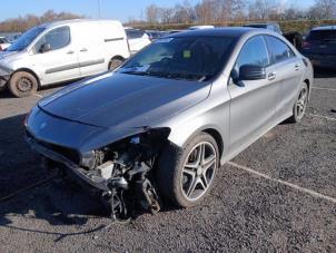 Mercedes CLA 2.0 CLA-250 Turbo 16V 4-Matic Épave (2015, Gris)