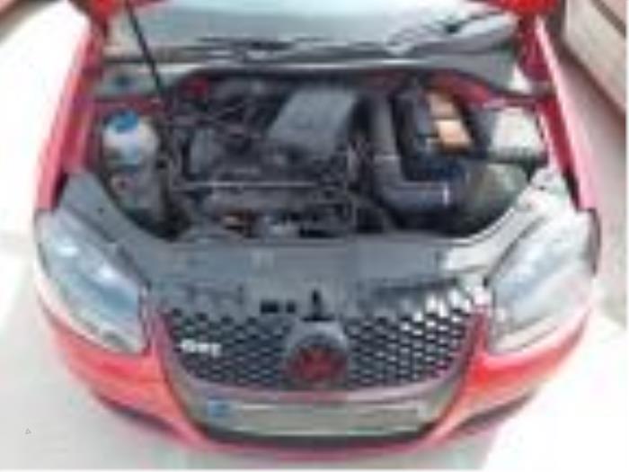 Volkswagen Golf V 2.0 TFSI GTI 16V Samochód złomowany (2004, Czerwony)