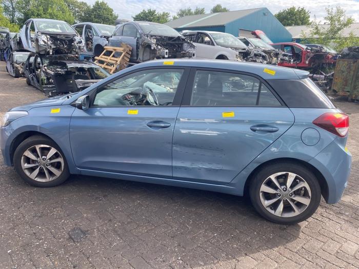 Hyundai i20 1.2i 16V Salvage vehicle (2015, Blue)