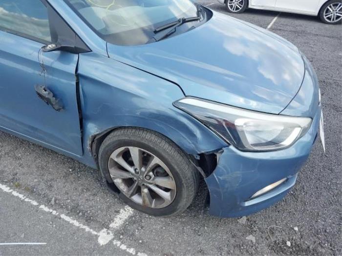 Hyundai i20 1.2i 16V Salvage vehicle (2015, Blue)