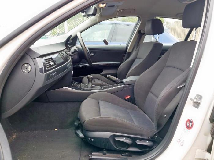 BMW 3 serie 318i 16V Skrotfordon (2011, WIT)