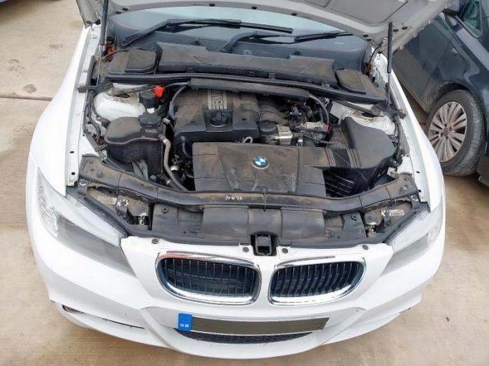 BMW 3 serie 318i 16V Skrotfordon (2011, WIT)