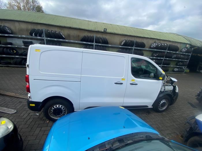 Peugeot Expert 2.0 Blue HDi 120 16V Vehículo de desguace (2019, Blanco)
