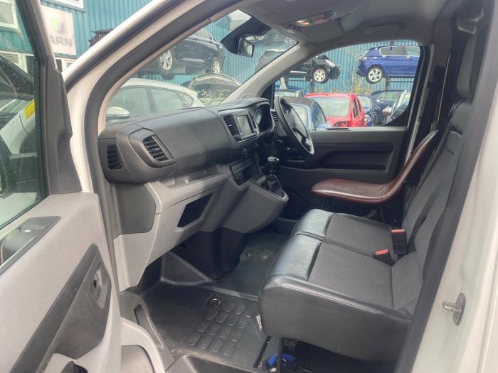Peugeot Expert 2.0 Blue HDi 120 16V Vehículo de desguace (2019, Blanco)
