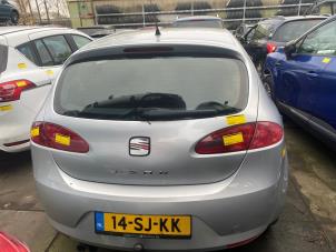 Seat Leon 2.0 FSI 16V Samochód złomowany (2006, Szary)