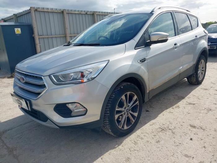 Ford Kuga II 1.5 EcoBoost 16V 150  (Épave)