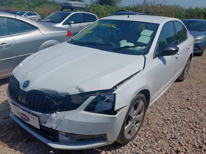 Skoda Octavia 1.5 TSI 16V  (Épave)