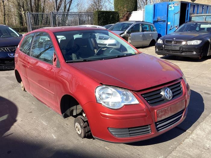 volkswagen-polo-iv-1-2-12v-salvage-vehicle-2006-orange