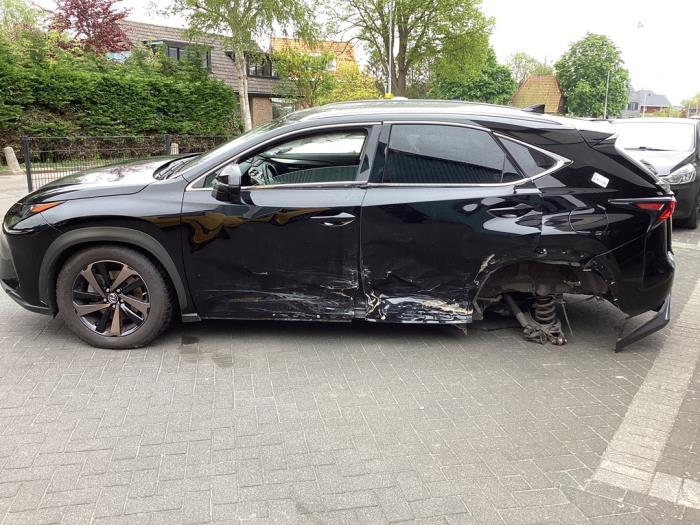 Lexus NX I 300h 2.5 16V 4x4 Salvage vehicle (2019, Black)