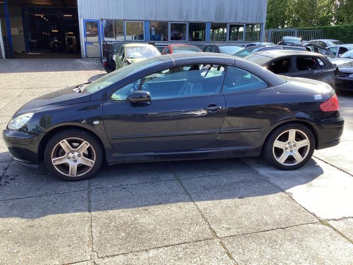 Peugeot 307 CC 2.0 16V Salvage vehicle (2004, Black)