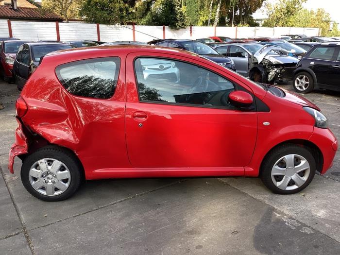 Toyota Aygo V Vvt I Schrottauto Rot Gebr Opdam B V