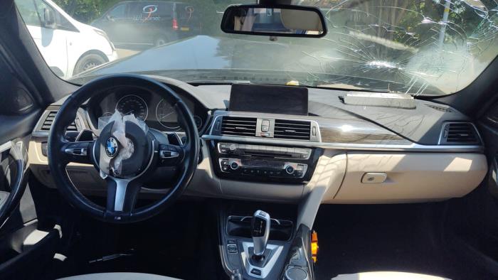 BMW 3 serie 320i xDrive 2.0 16V Samochód złomowany (2016, Brazowy)