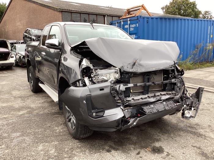 Toyota Hilux VI 2.4 D4D-F 16V 4x4 Salvage vehicle (2021, Gray)