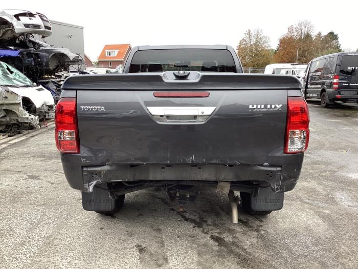 Toyota Hilux VI 2.4 D4D-F 16V 4x4 Salvage vehicle (2021, Gray)