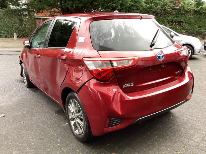 Toyota Yaris III 1.5 16V Hybrid Salvage vehicle (2019, Red)