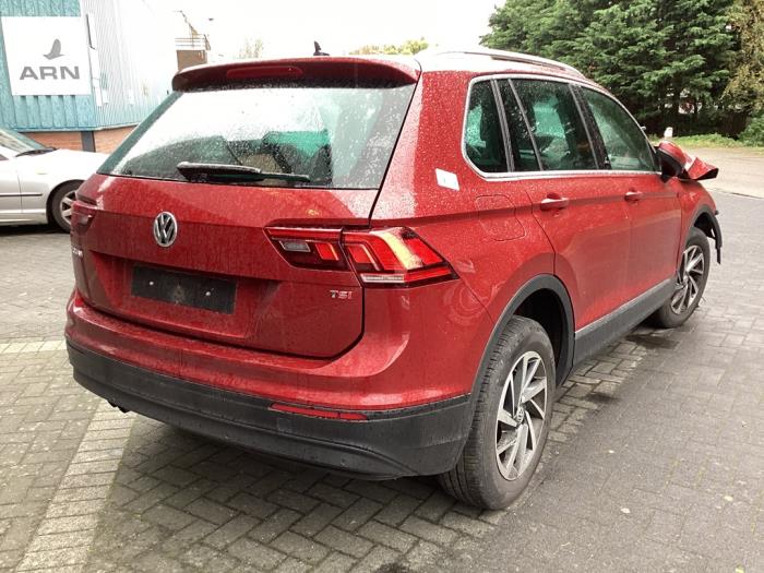Volkswagen Tiguan 1.4 TSI 16V Salvage vehicle (2017, Red)