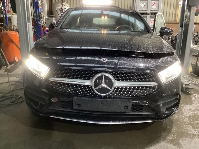 Mercedes A Limousine 1.3 A-180 Turbo Schrottauto (2020, Schwarz) 