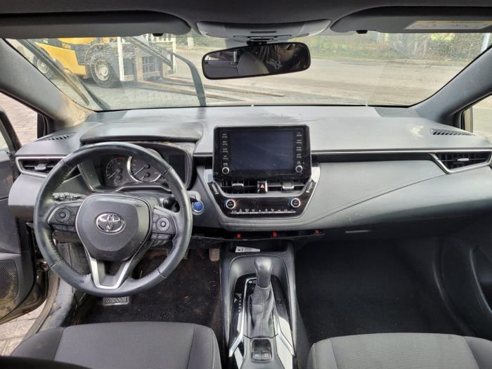 Toyota Corolla Touring Sport 1.8 16V Hybrid Schrottauto (2022, Grün)