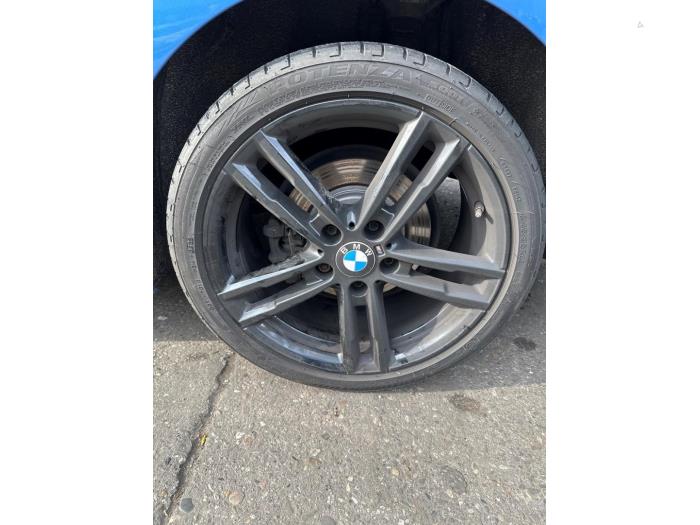 BMW 1 serie 118i 1.5 TwinPower 12V Schrottauto (2019, Blau)