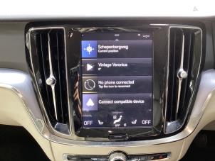 Volvo V60 II 2.0 D3 16V Épave (2019, Métallisé, Bleu)