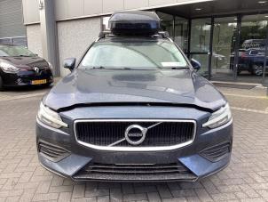 Volvo V60 II 2.0 D3 16V Épave (2019, Métallisé, Bleu)