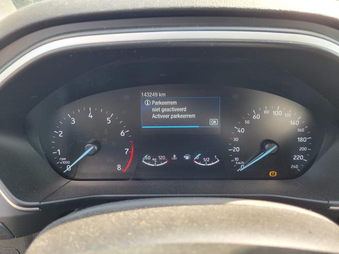 Ford Focus 4 Wagon 1.0 Ti-VCT EcoBoost 12V 100 Épave (2019, Gris)