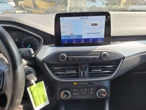 Ford Focus 4 Wagon 1.0 Ti-VCT EcoBoost 12V 100 Épave (2019, Gris)