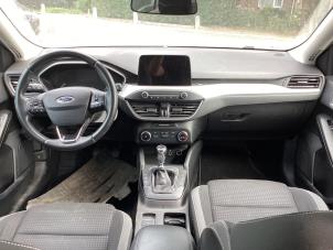Ford Focus 4 Wagon 1.0 Ti-VCT EcoBoost 12V 100 Épave (2019, Gris)