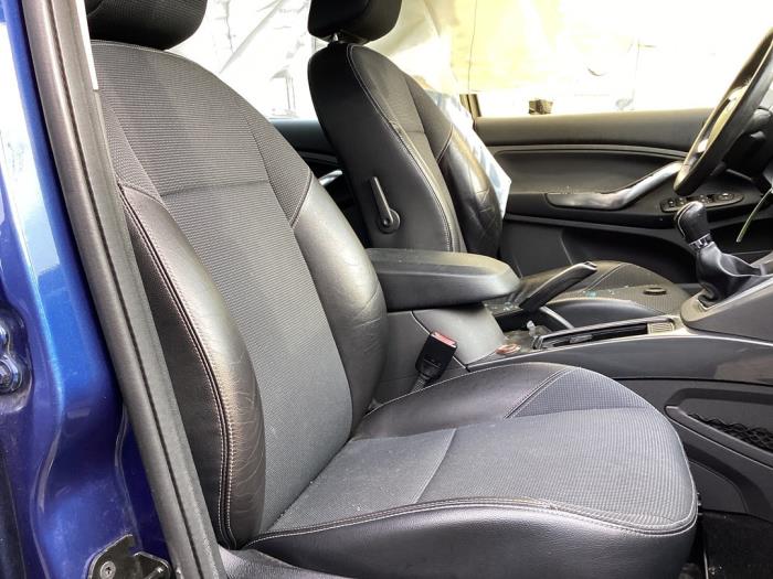 Ford C-Max 1.8 16V Skrotfordon (2008, BLAUW)