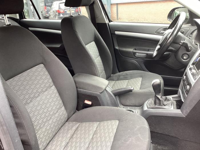 Skoda Octavia Combi 1.2 TSI Samochód złomowany (2010, Czarny)