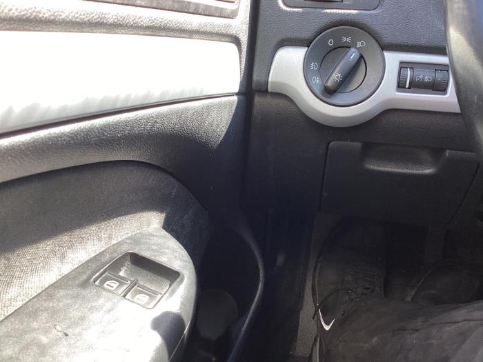 Skoda Octavia Combi 1.2 TSI Samochód złomowany (2010, Czarny)