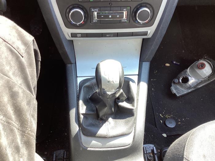 Skoda Octavia Combi 1.2 TSI Samochód złomowany (2010, Czarny)