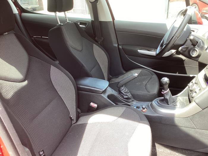 Peugeot 308 1.6 VTI 16V Vehículo de desguace (2007, Rojo)