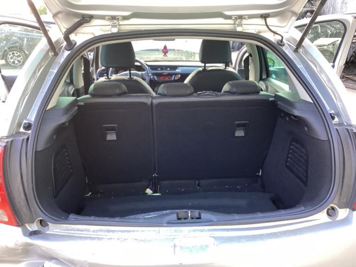 Citroen C3 1.4 Skrotfordon (2011, GRIJS)