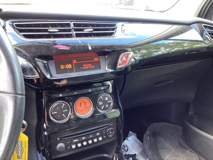 Citroen C3 1.4 Skrotfordon (2011, GRIJS)