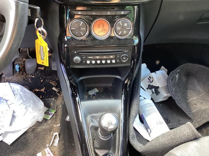 Citroen C3 1.4 Skrotfordon (2011, GRIJS)