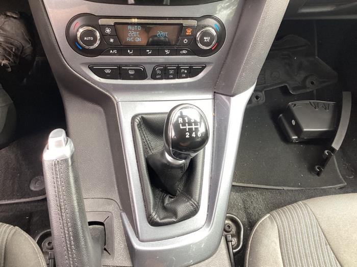 Ford Focus 3 Wagon 1.0 Ti-VCT EcoBoost 12V 125 Épave (2015, Noir)