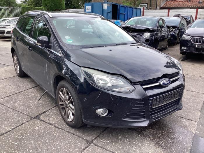 Ford Focus 3 Wagon 1.0 Ti-VCT EcoBoost 12V 125 Épave (2015, Noir)