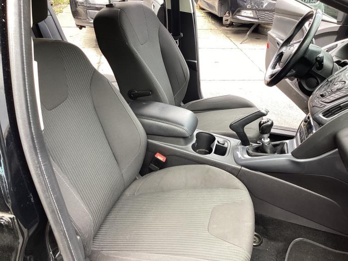 Ford Focus 3 Wagon 1.0 Ti-VCT EcoBoost 12V 125 Épave (2015, Noir)