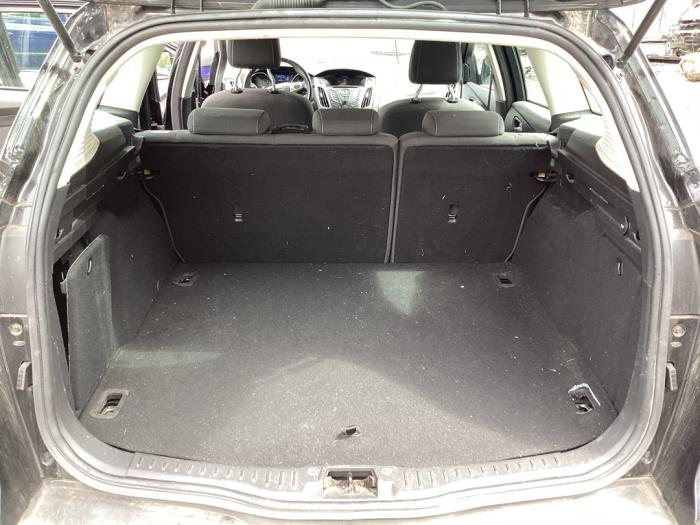 Ford Focus 3 Wagon 1.0 Ti-VCT EcoBoost 12V 125 Épave (2015, Noir)