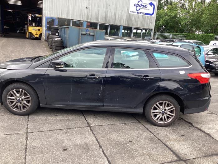 Ford Focus 3 Wagon 1.0 Ti-VCT EcoBoost 12V 125 Épave (2015, Noir)