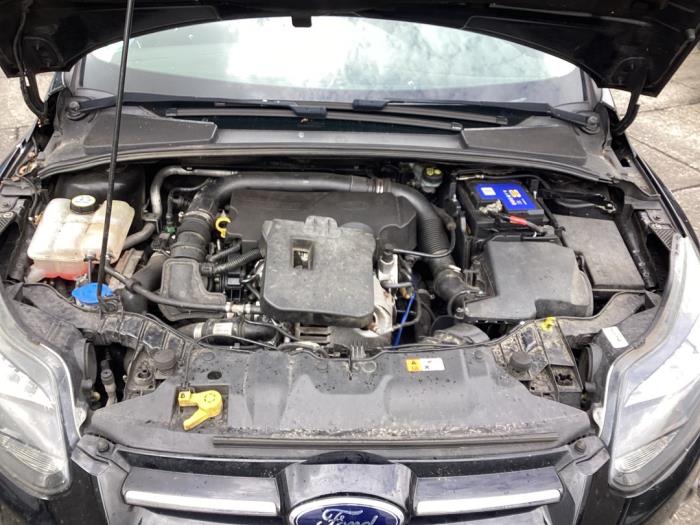 Ford Focus 3 Wagon 1.0 Ti-VCT EcoBoost 12V 125 Épave (2015, Noir)