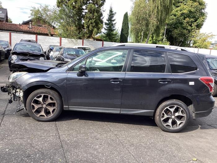 Subaru Forester 2.0 16V X Épave (2014, Gris)