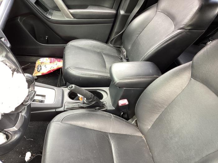 Subaru Forester 2.0 16V X Épave (2014, Gris)