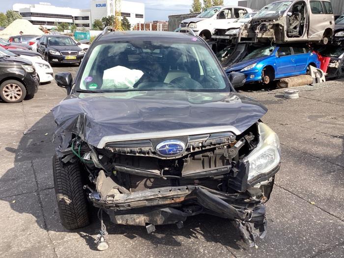 Subaru Forester 2.0 16V X Épave (2014, Gris)
