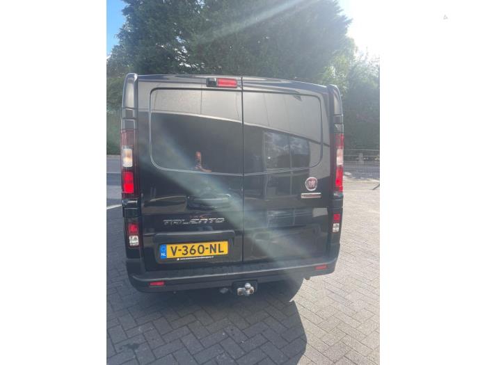 Fiat Talento 1.6 EcoJet BiTurbo 125 Samochód uszkodzony (2018, Granit)