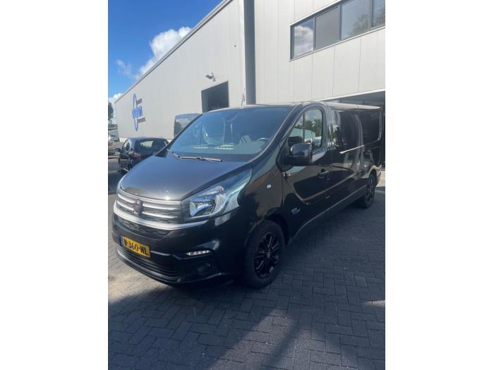 Fiat Talento 1.6 EcoJet BiTurbo 125 Samochód uszkodzony (2018, Granit)