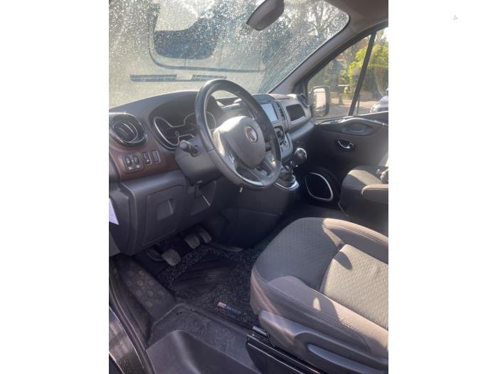 Fiat Talento 1.6 EcoJet BiTurbo 125 Samochód uszkodzony (2018, Granit)